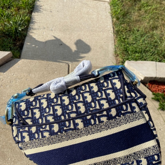 Christian Dior purse - Picture 4 of 6